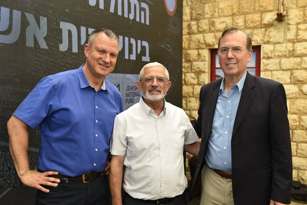 אראל מרגלית עם ראש העיר קריית שמונה ויור רשות החדשנות עמי אפלבאום // יחצ