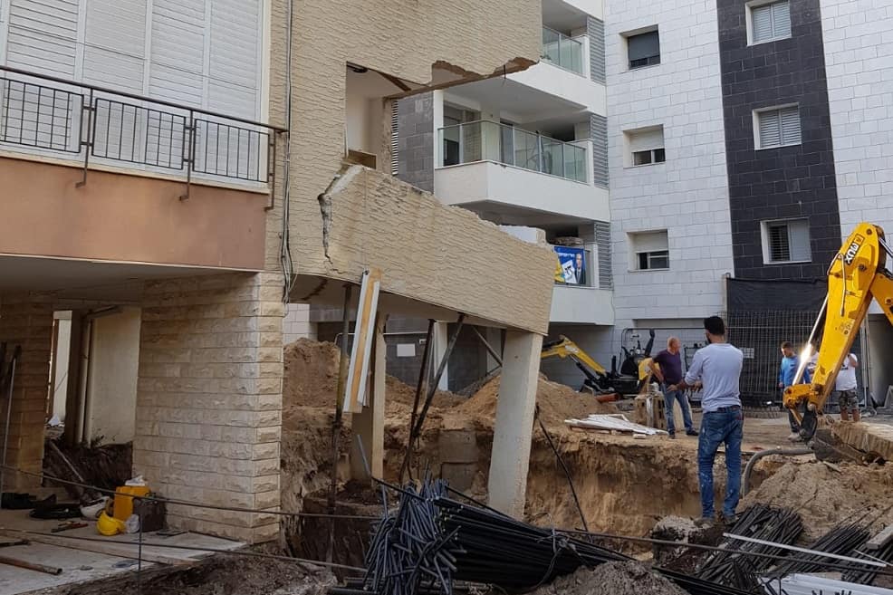 קריסת חדר בתמ"א 38 בקריות // צילום באדיבות דוברות עיריית קריית ביאליק
