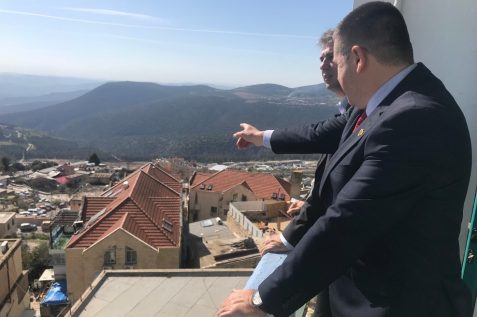 שר הכלכלה אלי כהן בביקור בצפת // צילום: עיריית צפת