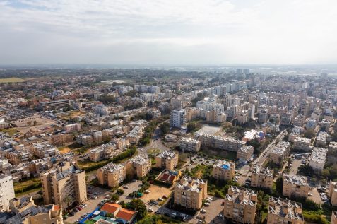 התחדשות עירונית בנתניה כ- 15 אלף יח"ד חדשות ייבנו בהתחדשות עירונית // depositphotos