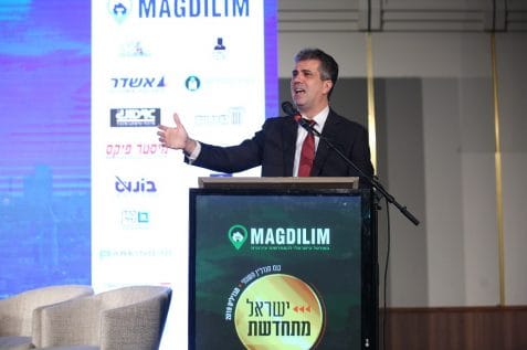 השר אלי כהן בכנס מגדילים // צילום דרור סיתהכל