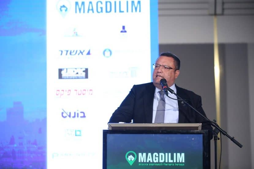 ראש עיריית ירושלים משה לאון בכנס מגדילים // צילום: דרור סיתהכל