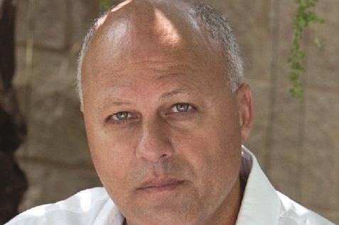 רוני מזרחי // עזרא לוי