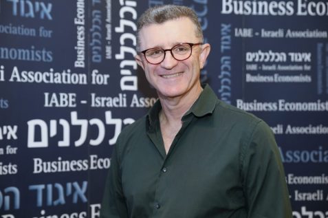 רונן מנחם - הכלכלן הראשי של בנק מזרחי טפחות // צילום: איגוד הכלכלנים