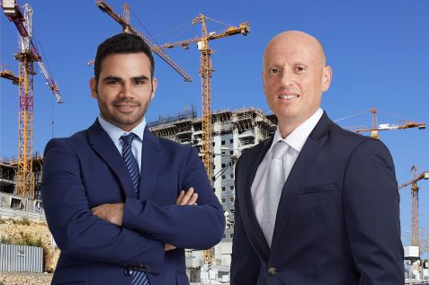 עו"ד רועי אייז ומאור זילכה // צילום: אופיר אייב