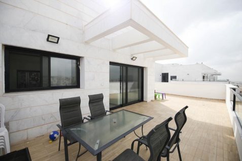 פנטהאוז רחוב טורקיז חריש // צילום: מישל אוחיון