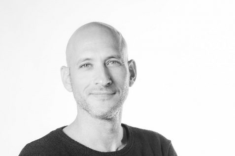 מעצב הפנים ניצן הורוביץ // צילום: רויטל מיקלס