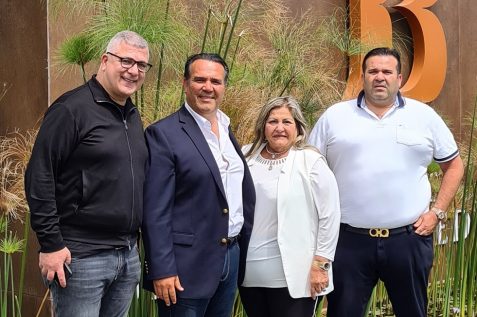 אורן נורית ומוטי כוזהינוף ויוסי כהן מנכל נקסט אורבן // צילום מתן אבני