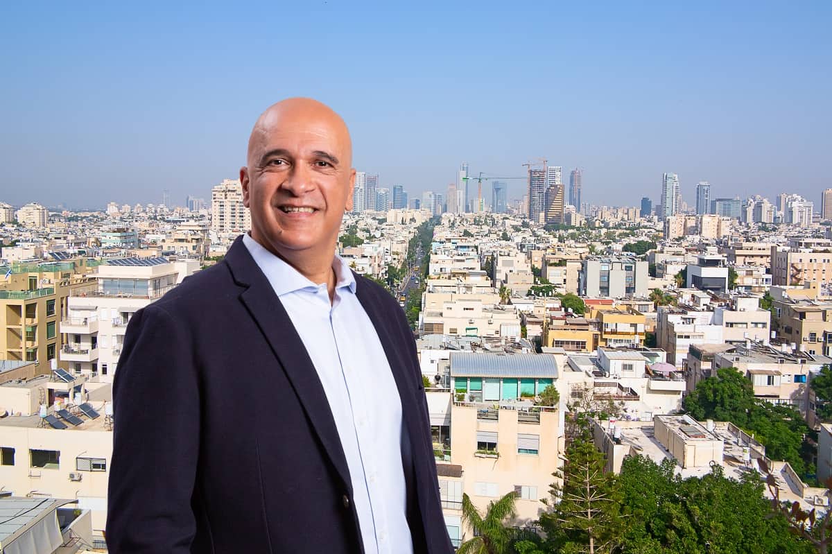 שמוליק כהן // צילום: רז רוגובסקי | Depositphotos