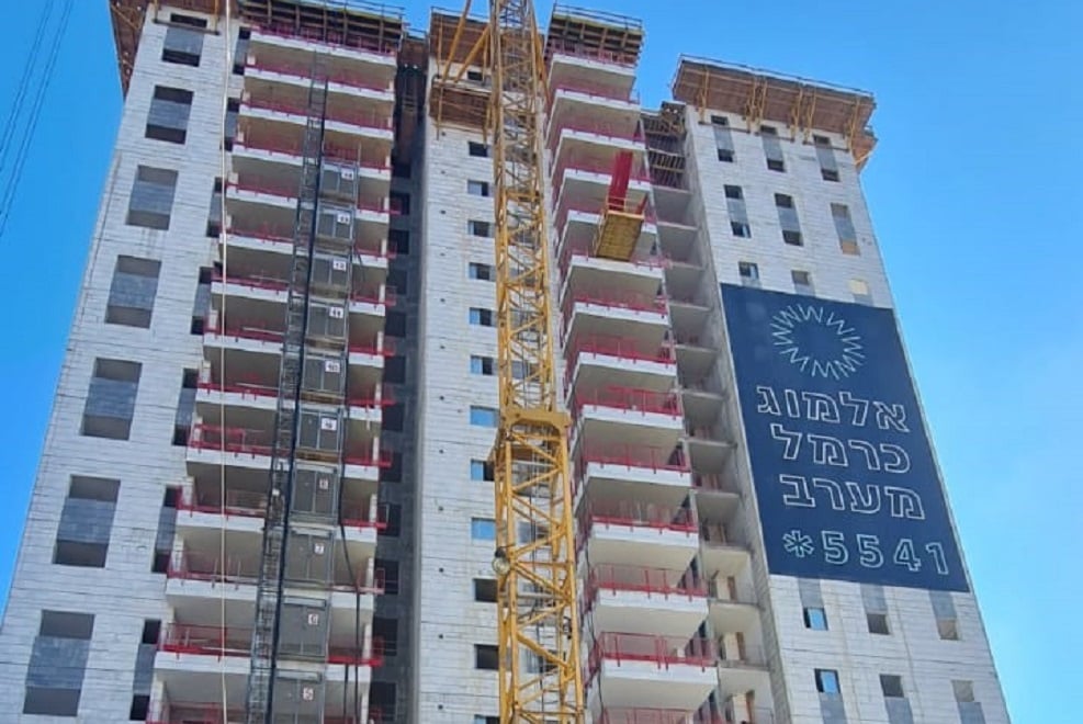 קבוצת אלמוג כרמל מערב בבנייה