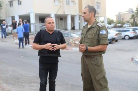 ראש העיר בסיור בשטח // צילום אלדד עובדיה