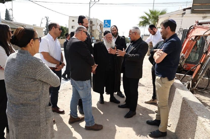 שר הבינוי והשיכון בסיור הבית שאן. צילום: דודו כהן