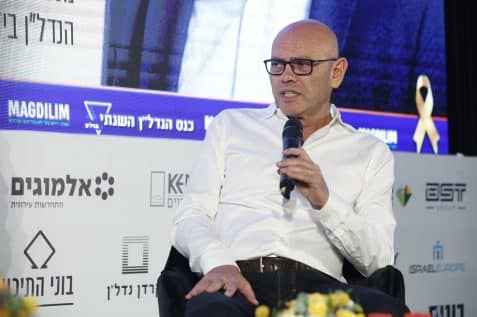 רפי אלמליח בכנס הנדל"ן השנתי של אתר מגדילים // צילום: דרור סיתהכל