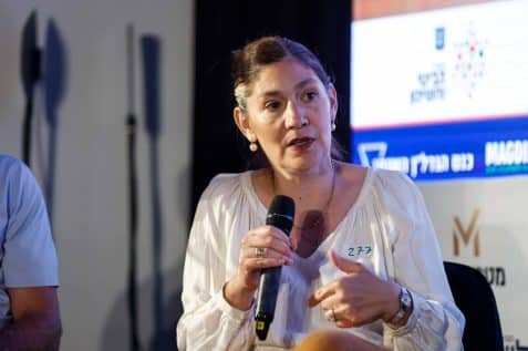 אדר' סיגי בארי בכנס הנדל"ן השנתי של אתר מגדילים // צילום: דרור סיתהכל