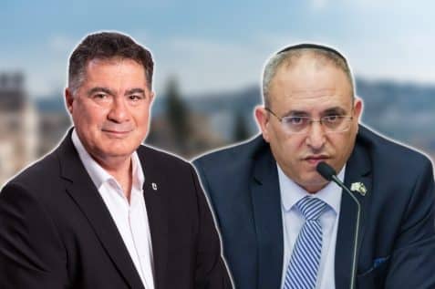מימין: אליהו רביבו // צילום: נועם מושקוביץ/דוברות הכנסת | ראול סרוגו // צילום: רז רוגובסקי | Depositphotos