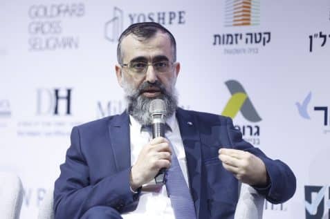 הרב נתן אלנתן בכנס הבמה המרכזית // צילום: דרור סיתהכל
