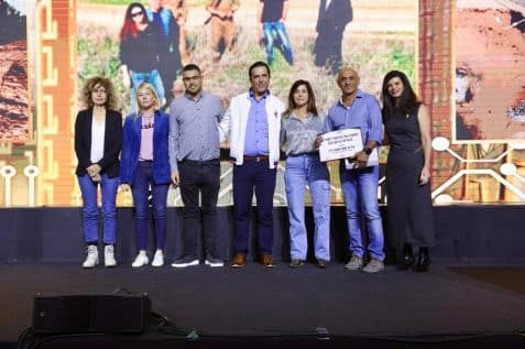 מימין: בשמת פלג סרצ'נסקי, אילן וקרלה חממי // צילום: שאולי לנדנר