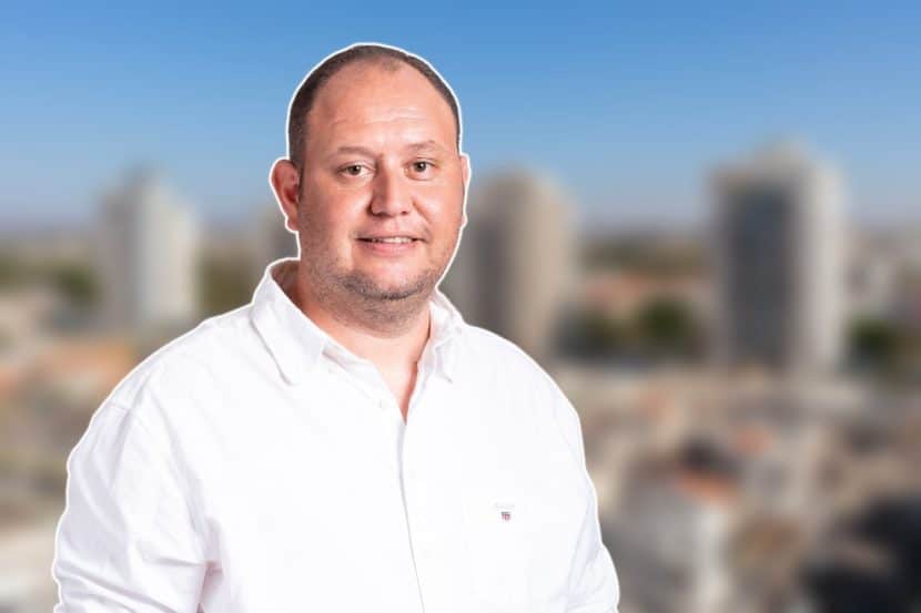 אבי ברוקס // צילום: רז רוגובסקי | depositphotos