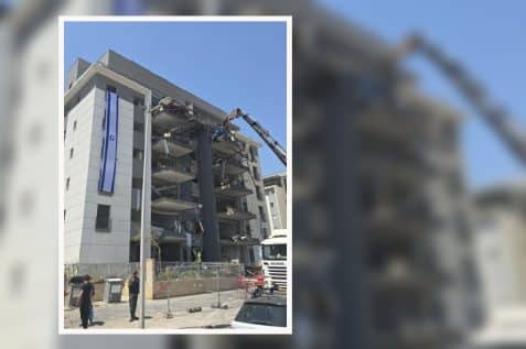 בניין שנפגע מירי טילים בבאר שבע// צילום: באדיבות העירייה