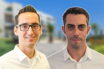 מימין: רו"ח נאור סמוזיק, רו"ח אבישי לוי // צילום: קבוצת חג'ג'