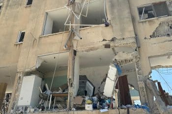 הרס ברחובות בעקבות פגיעת טילים // צילום: באדיבות דוברות עיריית רחובות