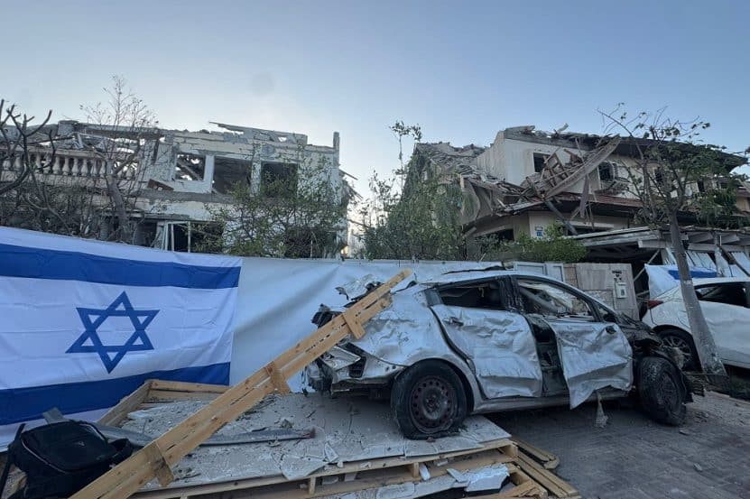 הפגיעה בראשון לציון מירי טילים // צילום: דוברות עיריית ראשון לציון