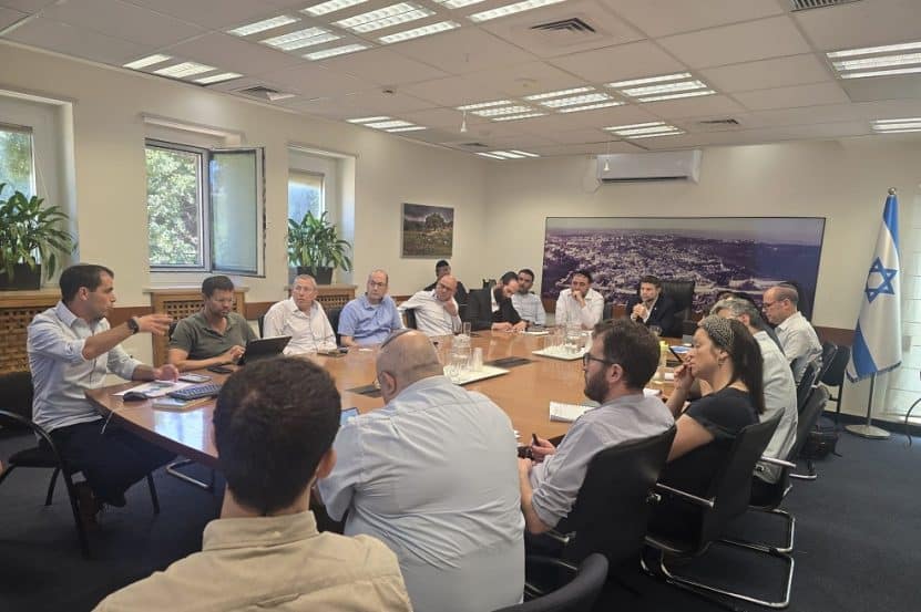 מתוך הישיבה // יח"צ