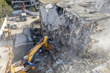 הריסת המבנים ברמת גן // צילום: אורי חבושי