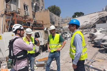 דירות שנפגעו מהירי // קרדיט צילום: משה בן שמחון