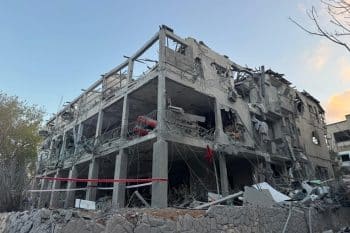נזק לבניינים סמוכים ברמת גן // צילום: תומר רוסק