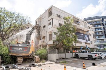 אירוע הריסה של אשטרום מגורים בשכונת החרוזים ברמת גן // צילום: ינאי אלפסי