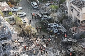אתר פגיעה והרס במרכז הארץ // צילום: דוברות עיריית ראשון לציון ויחידת הרחפנים של החברה לביטחון וסדר ציבורי