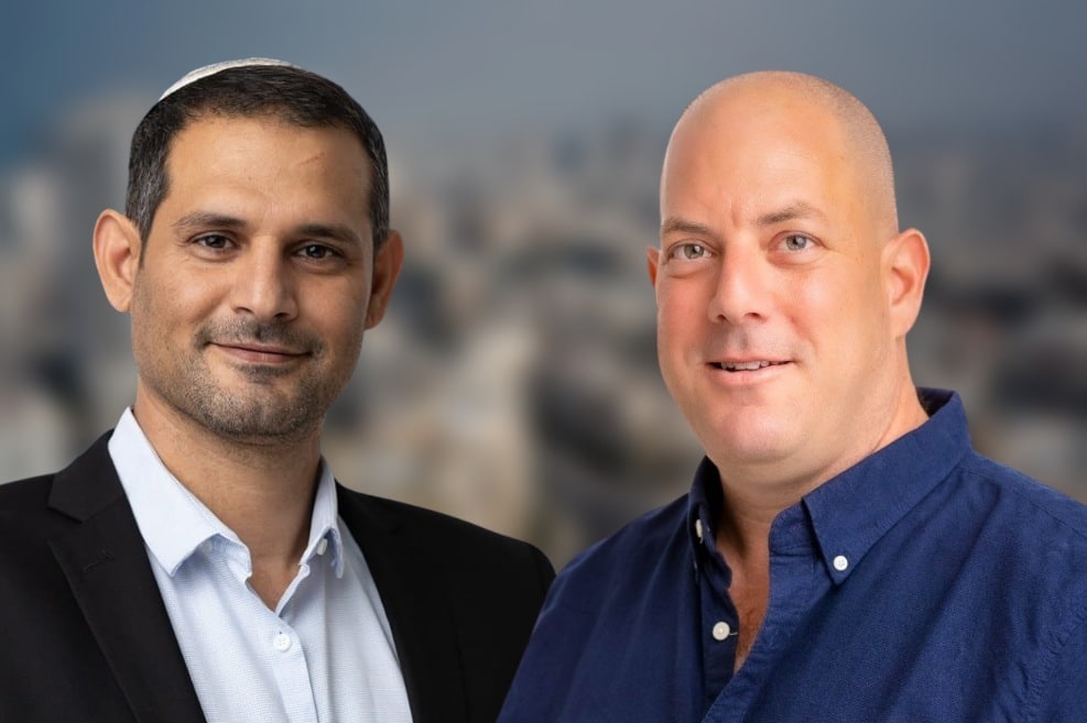 מימין: איתמר מטיאש ונועם גומעה // צילום: איתי סבי | Depositphotos