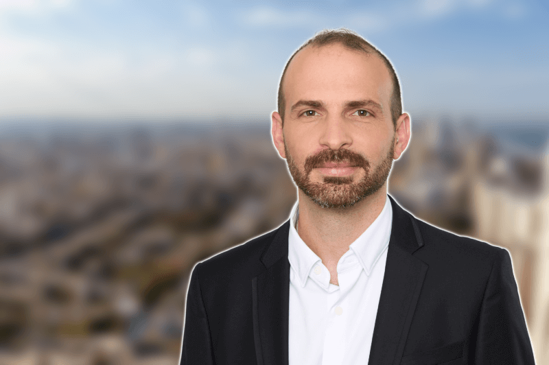 שקד גיל-אור // צילום: עופר חג'יוב | Depositphotos