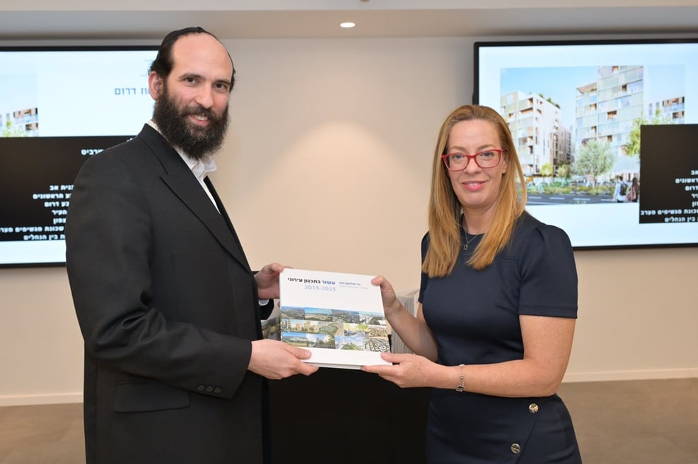 מימין: אדריכלית ורד סולומון ממן ויהודה מורגנשטרן // צילום: שלומי אמסלם לעמ