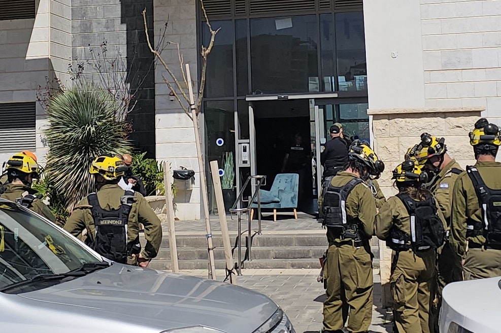 זירת פגיעת טיל בטירת כרמל // צילום: דוברות העירייה