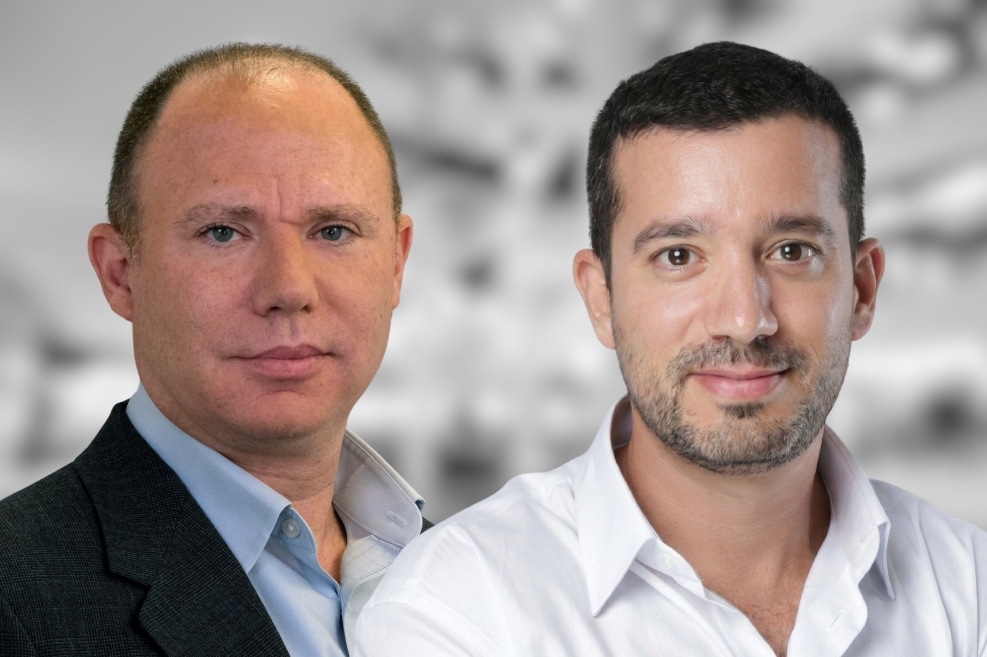 מימין: אורי אריסון // צילום: לוין הפקות | ברק בנסקי // צילום: סיון פרג' | Depositphotos