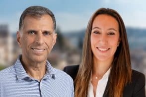 מימין: עדי רגב // צילום: מריאנה אברמוב ליש | דודי לוי // צילום: רז רוגובסקי | Depositphotos