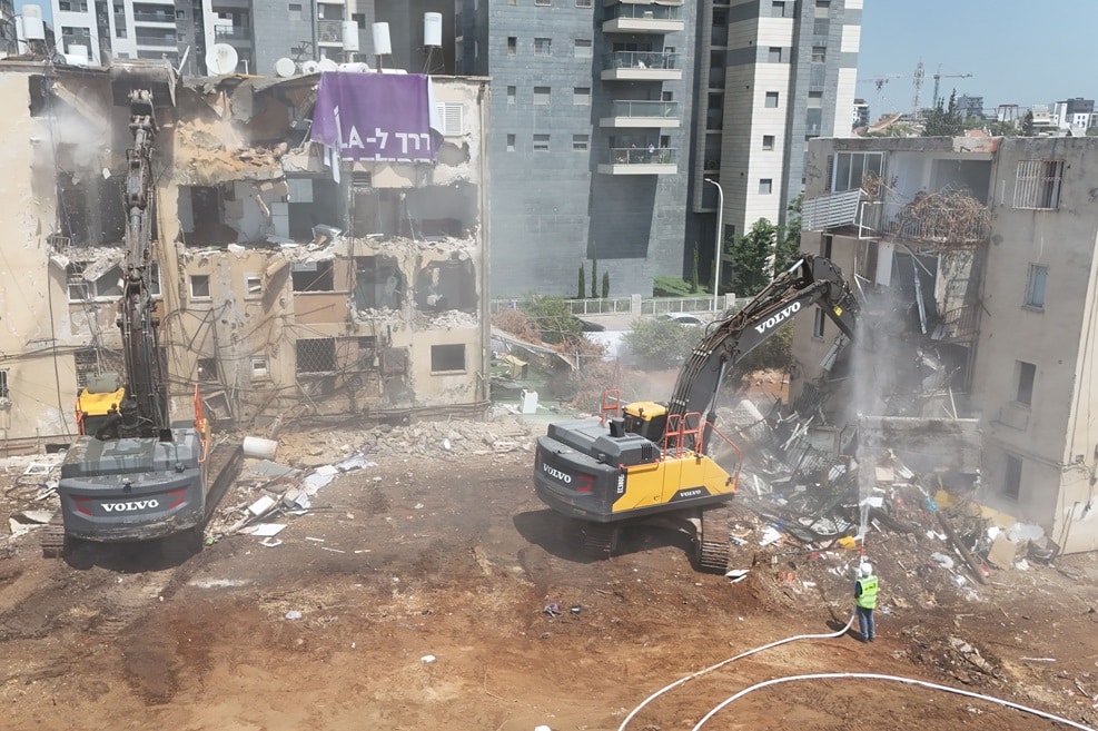 הריסה פרויקט MALA פתח תקווה // צילום: לביא צילומי אוויר